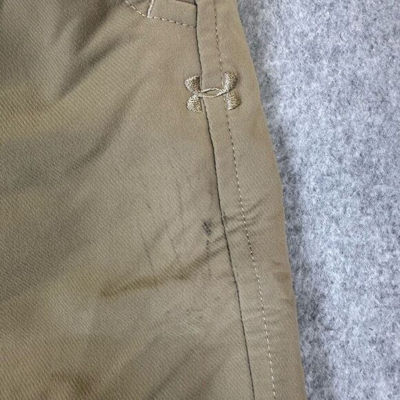Under Armour Golf Cargo Shorts Flat Front Beige Color Size 38 stain - Picture 9 of 9